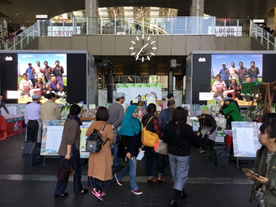 大阪駅ノースゲートにて行われたＪＲ大阪駅みのりみのるマルシェ